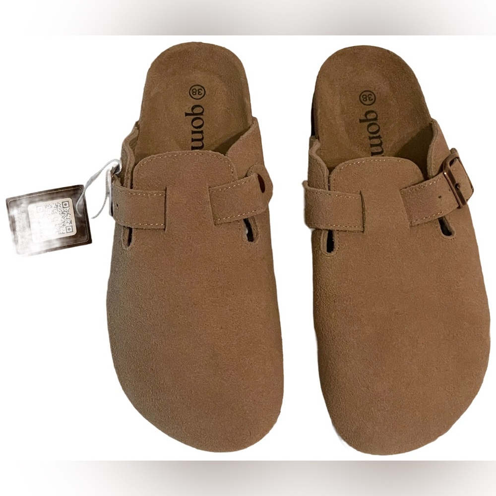 Qomfort suede clogs Women’s NWT Tan cork base fits size 38 7.5 - size 8